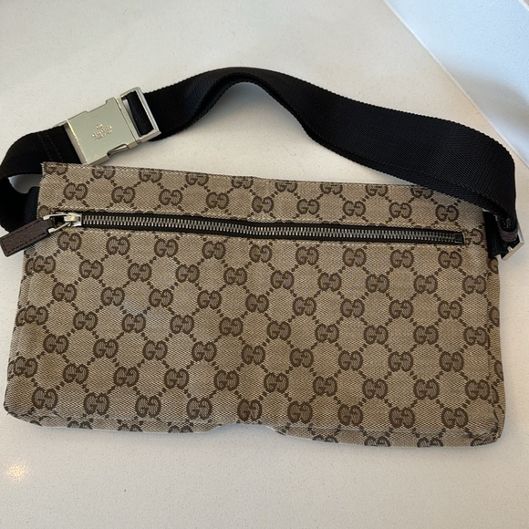 🔥GUCCI MONOGRAM CROSSBODY BELT BAG🔥 - Picture 10 of 15